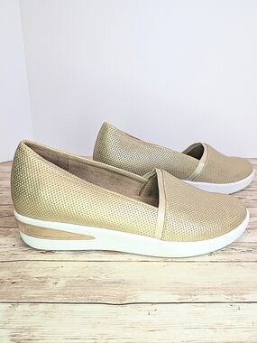 Reaction Kenneth Cole Fay Gold White Wedge Casual Dress Shoes 9